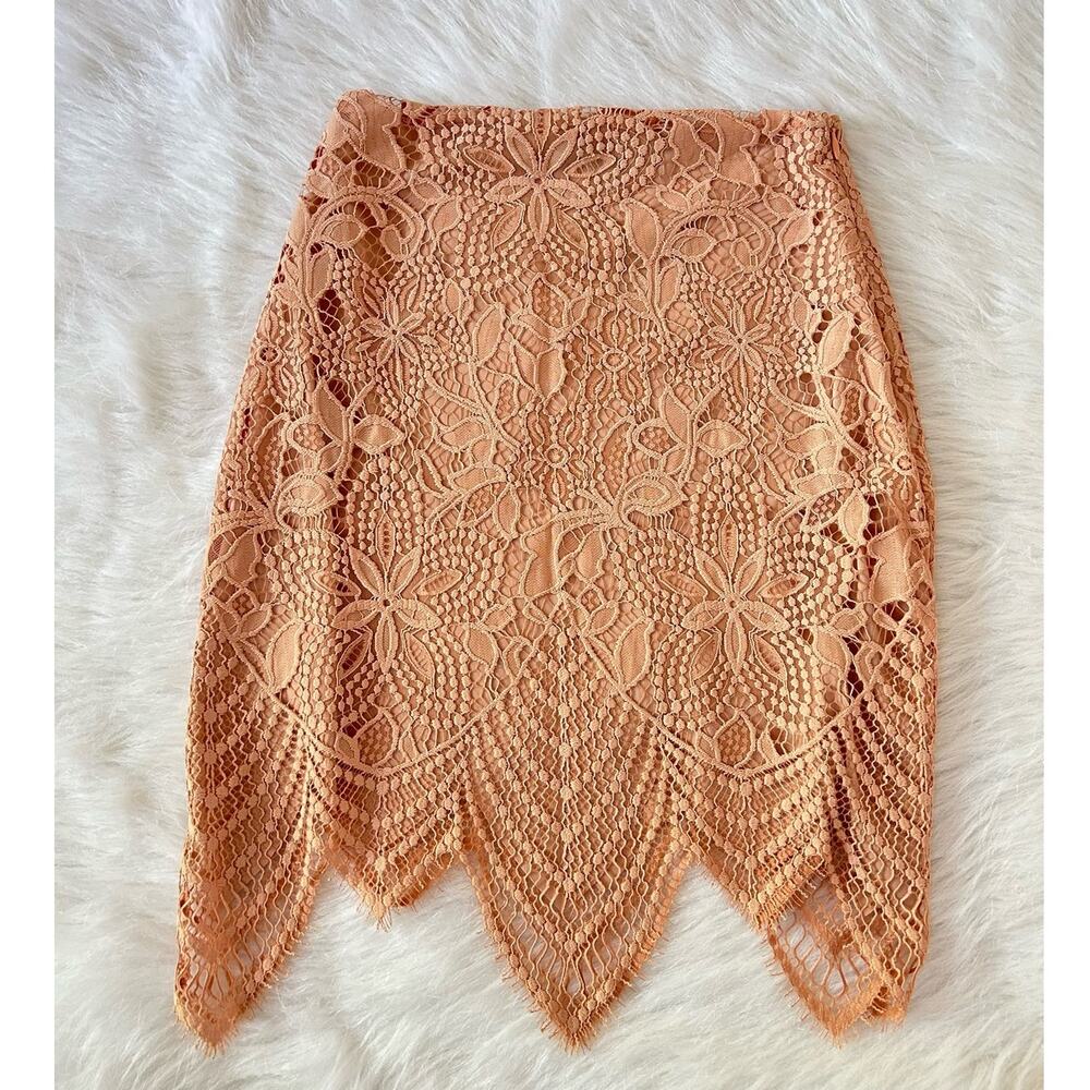 For Love & Lemons Luna Pale Blush Floral Lace Scallop Hem Mini Skirt Size XS 0-2